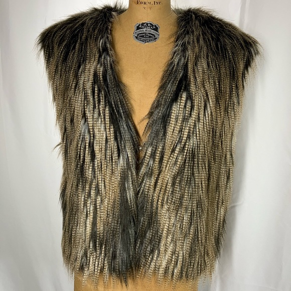Faux fur vest by Lundstrom. - Picture 7 of 7
